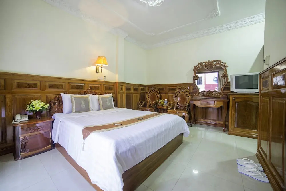 International Hotel