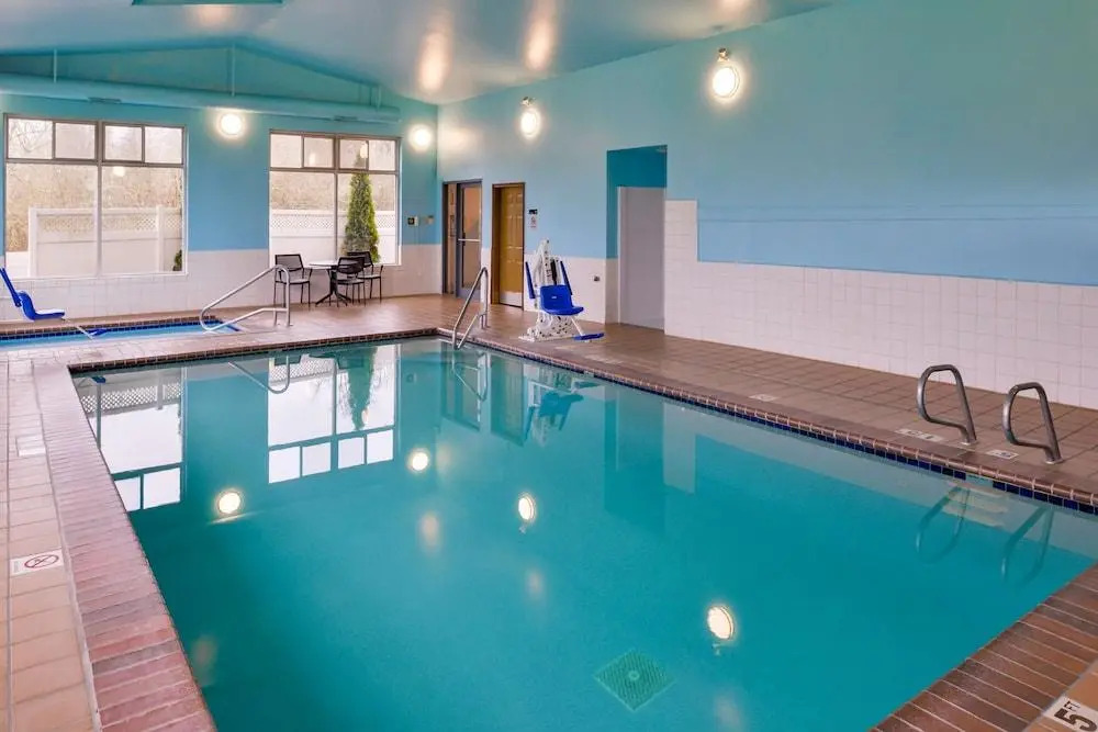 Holiday Inn Express Cottage Grove