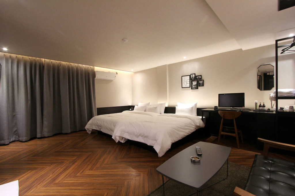 To Heaven Hotel Nampo