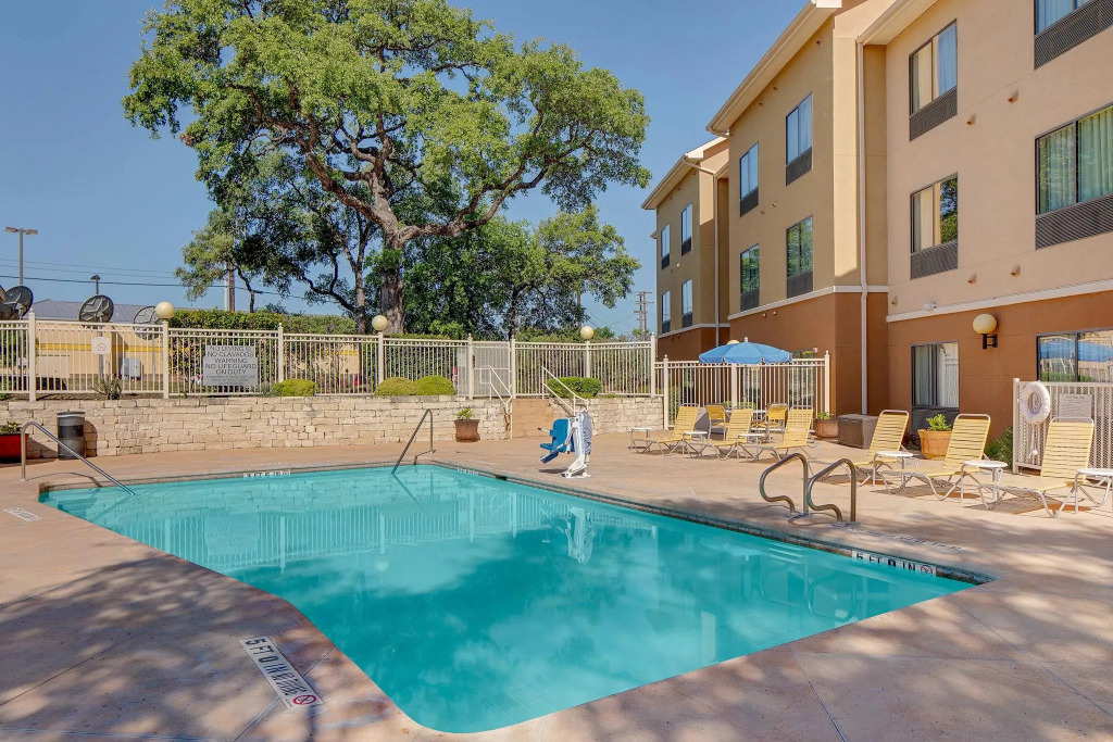 Fairfield Inn & Suites by Marriott San Antonio SeaWorld / Westover Hills