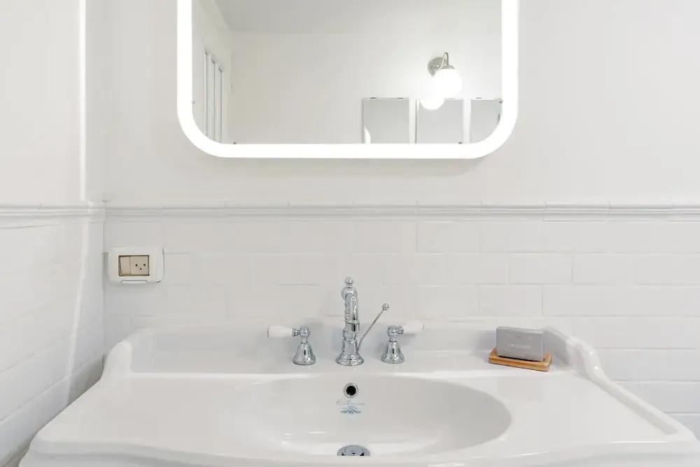 Sasson & Co Luxury 1BR House Neve Tzedek