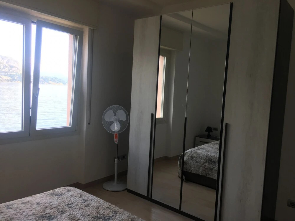 Infinity Luxury Apartment on the Lake