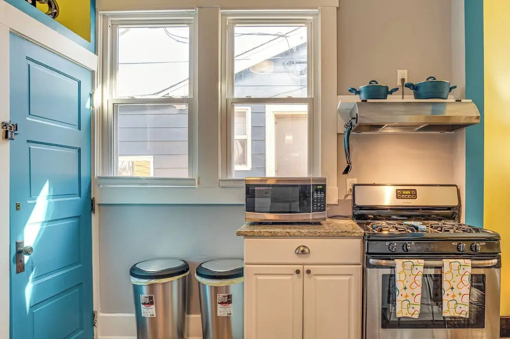 Retro-inspired Indy Home: Walk to Fountain Square!