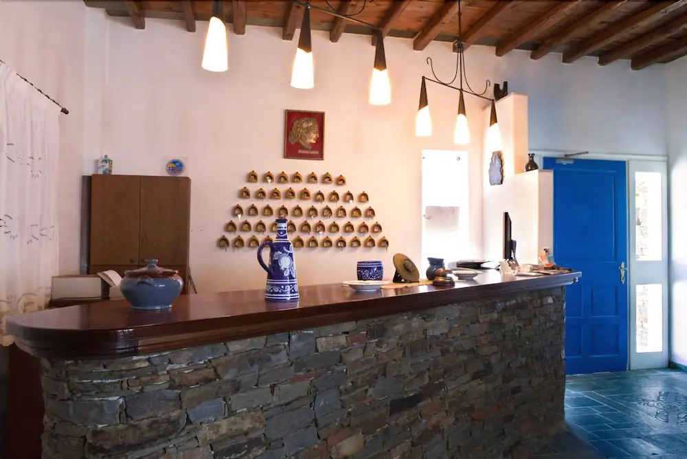 Alexandros Hotel