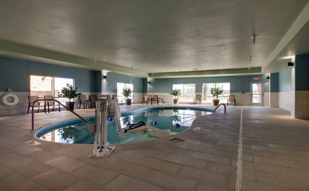 Holiday Inn Express & Suites Wapakoneta by IHG