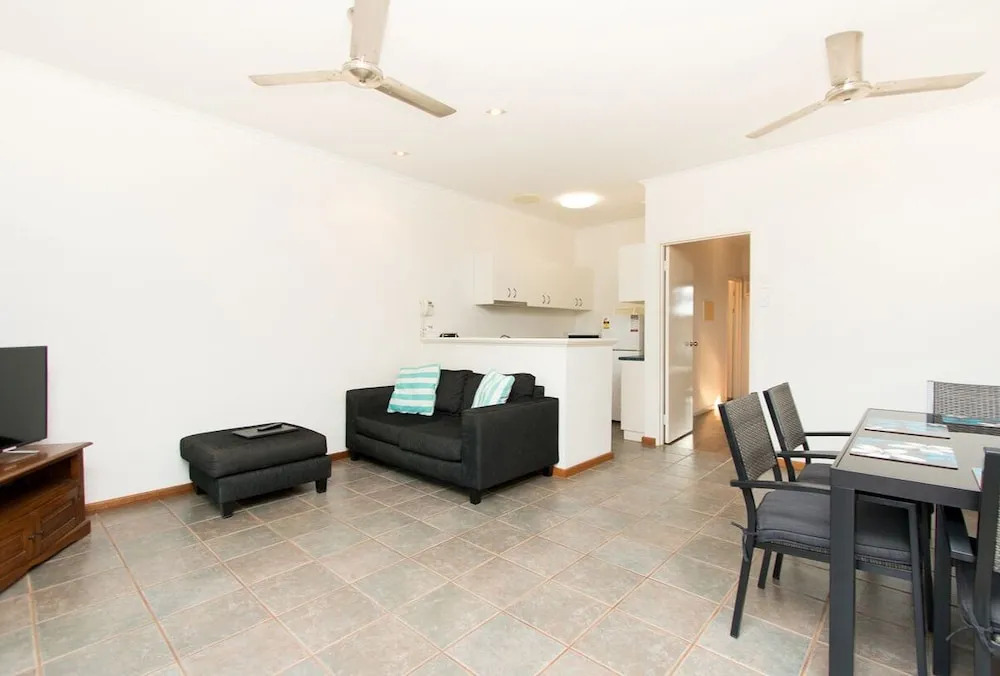Cable Beachside Apartments