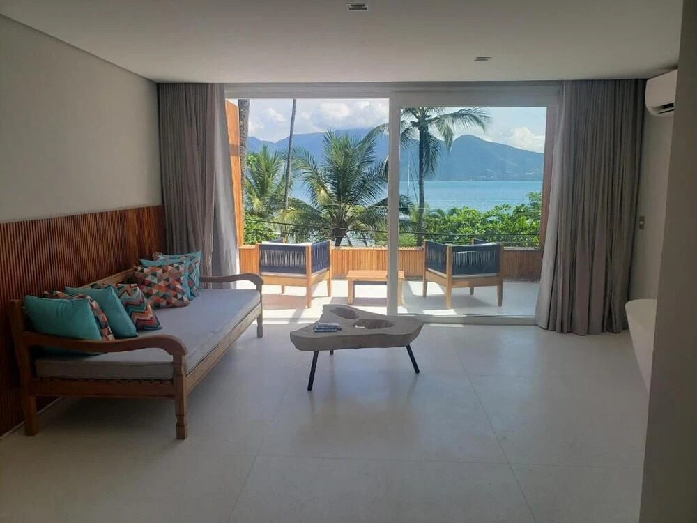Bahari Suites