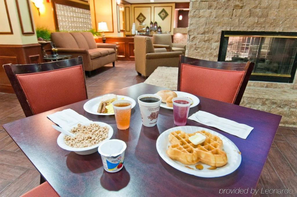 Quality Suites Addison-Dallas