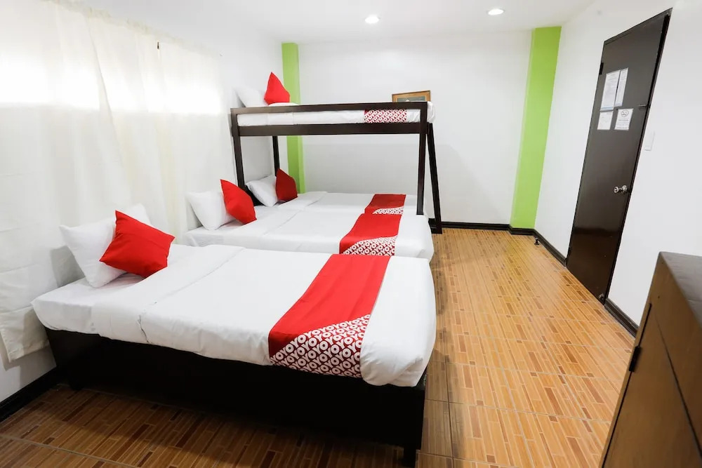 OYO 214 Elles Pension House