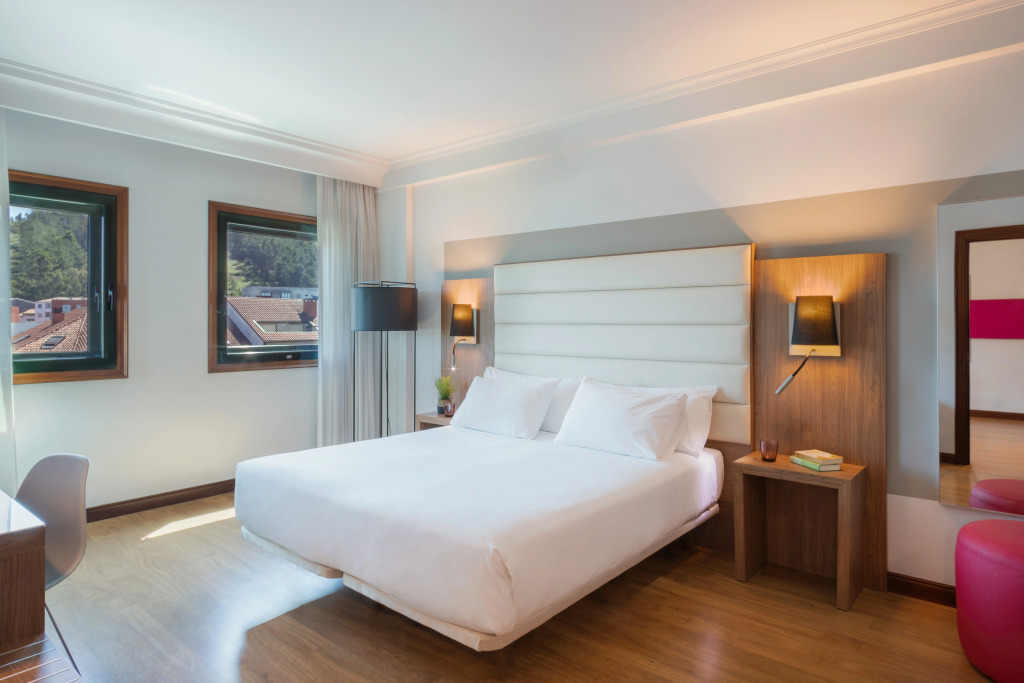 Hotel Santiago Plaza, Affiliated by Meliá