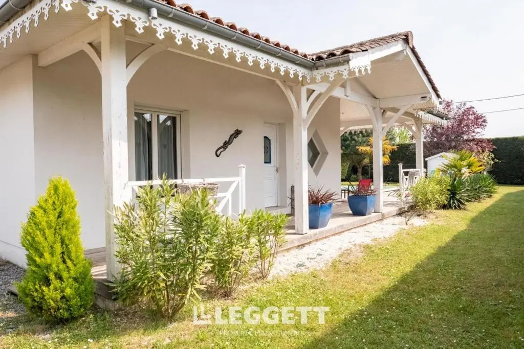 Beautiful Louisiana villa sleeps 6 with pool