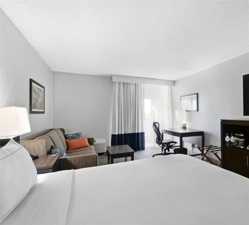 DoubleTree by Hilton Palm Beach Gardens