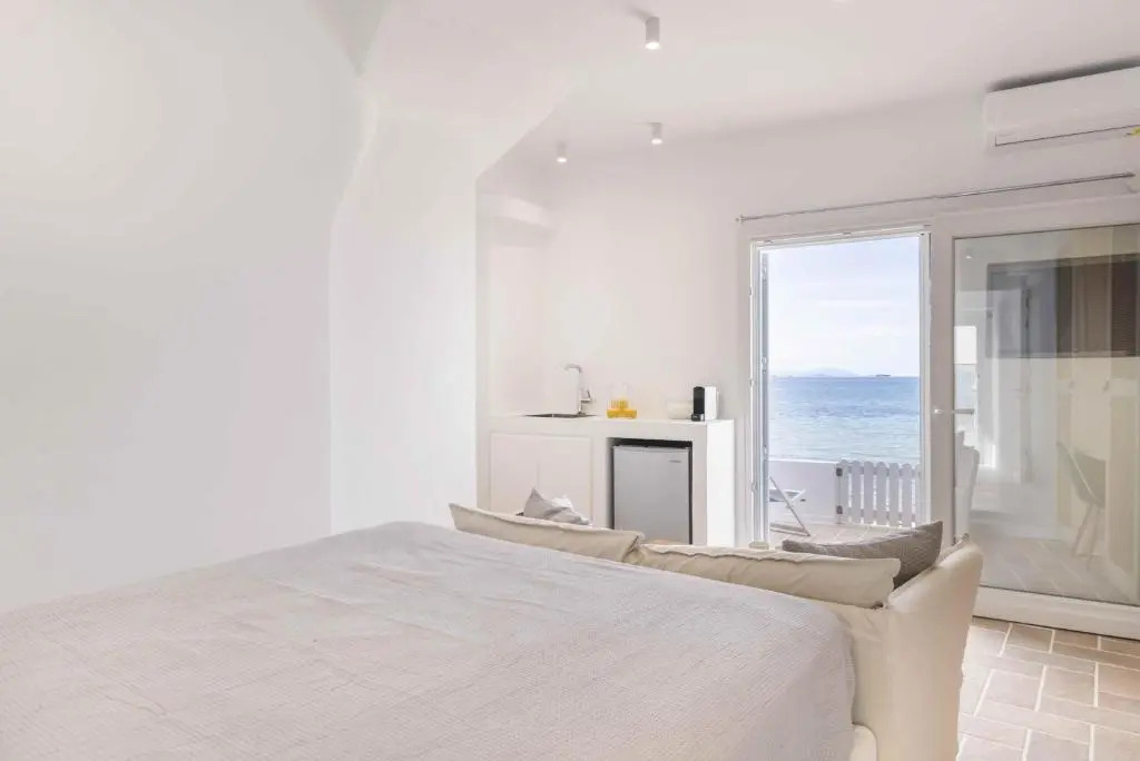 Seafront Brand New Studio in Little Venice of Paros