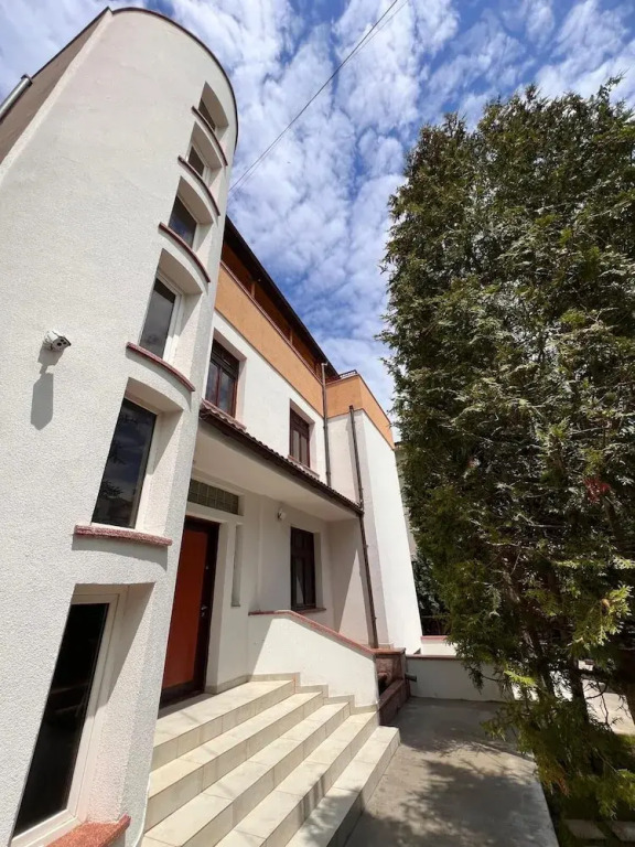 Serenity Apartments and Studios