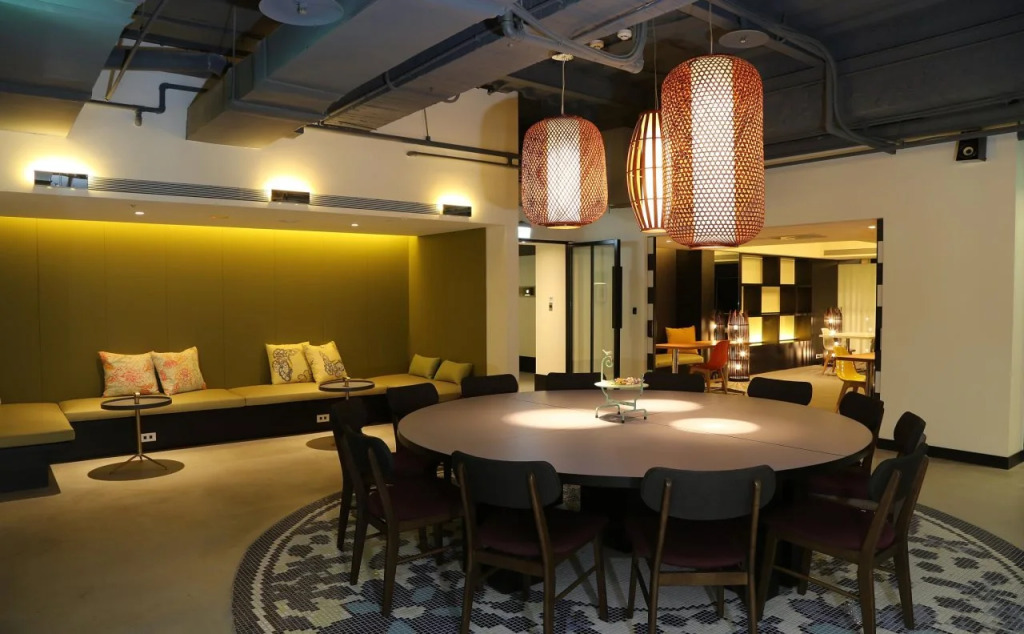 Mono Hostel