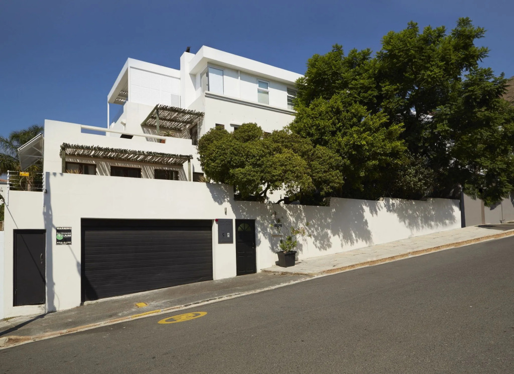 Bayflowers Guest House