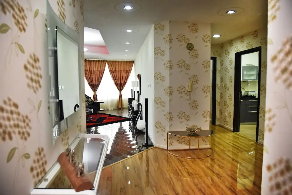 Luxury 4BR Apartment in Horizon Towers