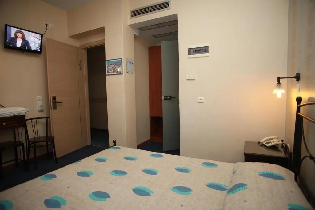 Nisaki Hotel & Elite Suites