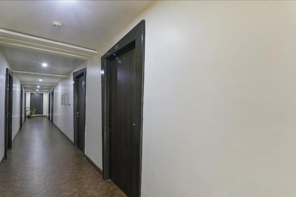 FabHotel Silver Grand By Shelter