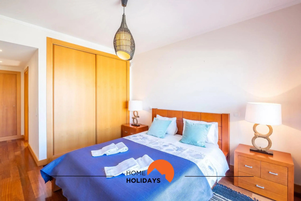 #076 Stunning and Modern Villa Near NewTown, Beach Pool