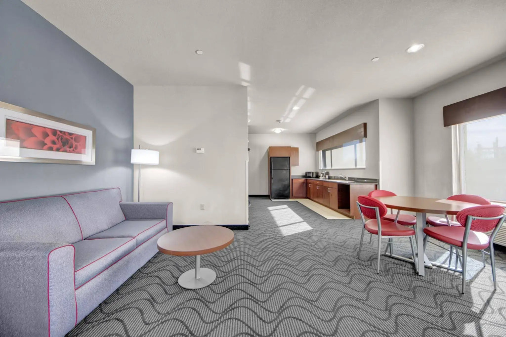Holiday Inn Express and Suites Oklahoma City North by IHG