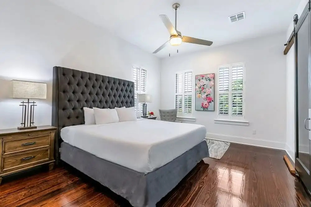 Spacious Townhouse close to FQ & City Hot Spots