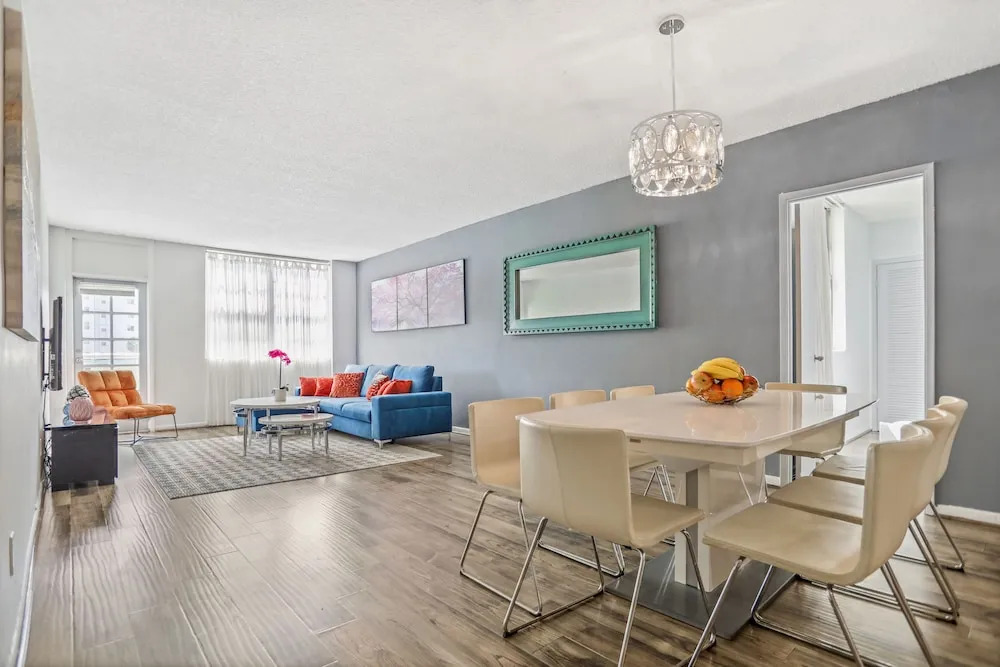 Amazing Condo 3 min to the Beach