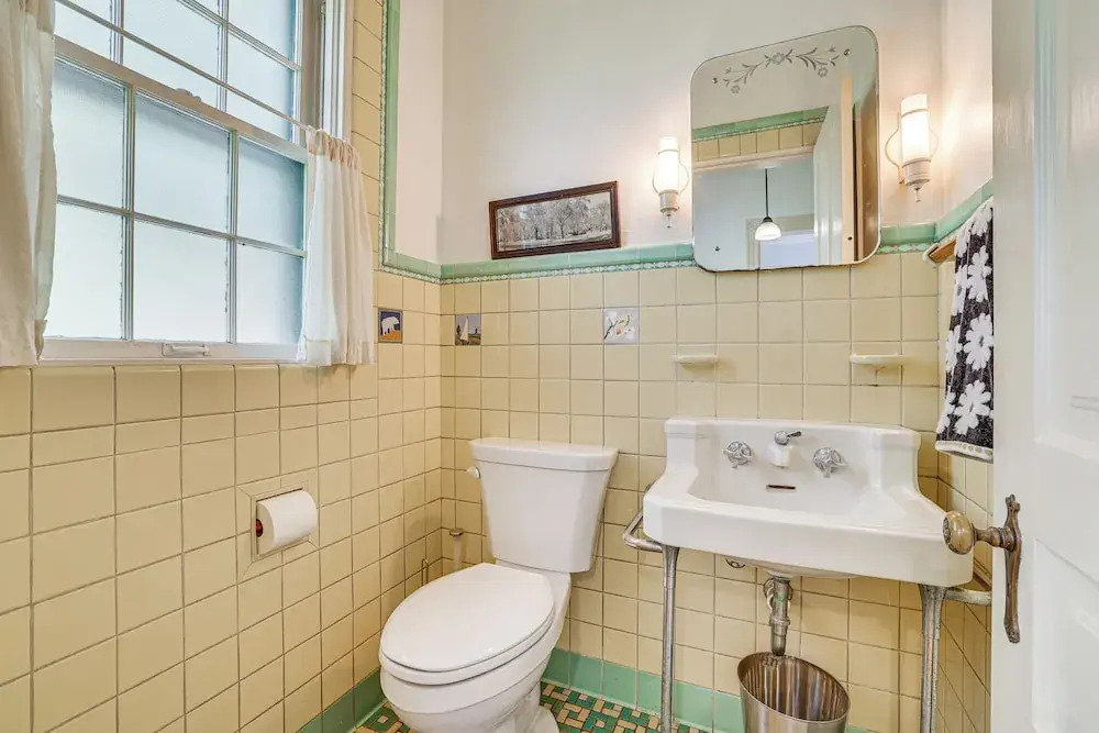 Charming Home: 3 Blocks to Winona State University