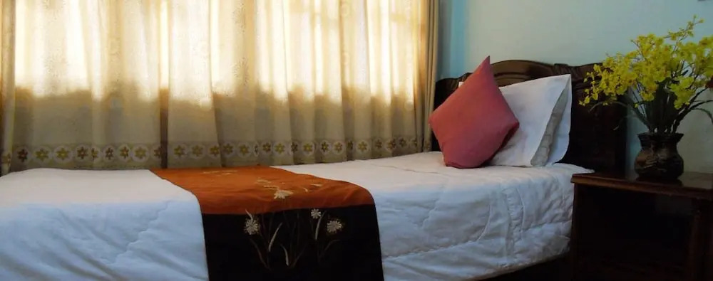 The Long Hotel
