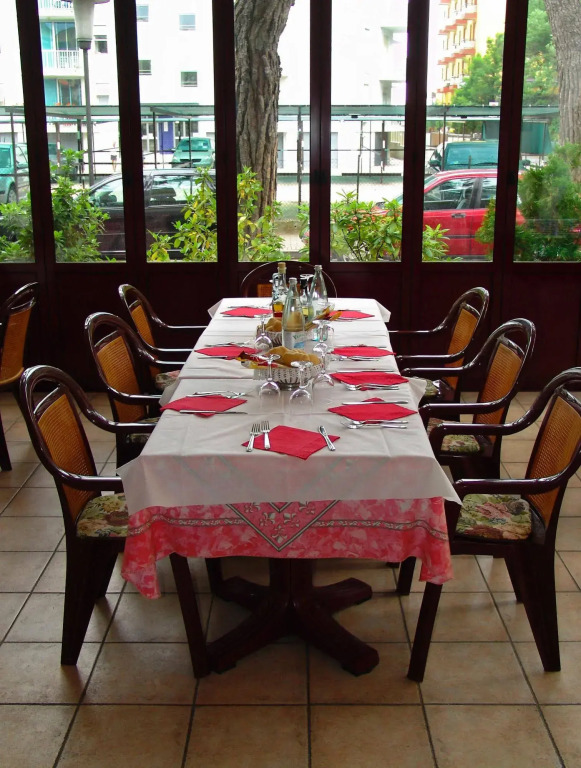 Hotel Villa Dina