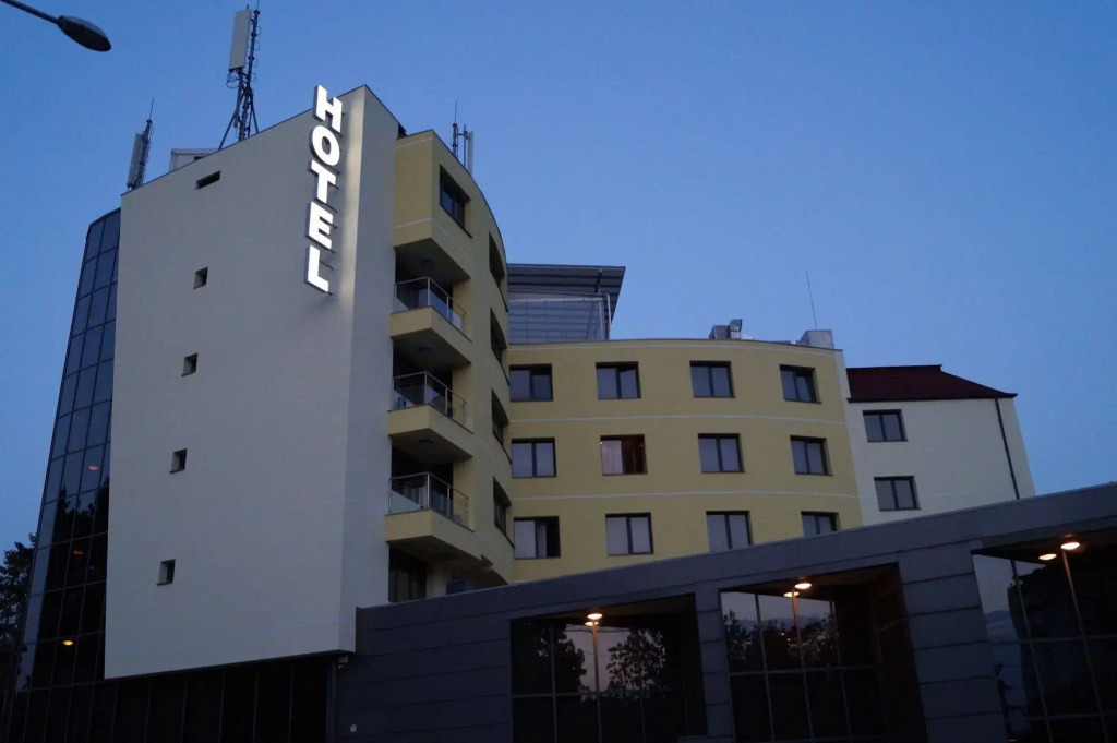Triada Hotel
