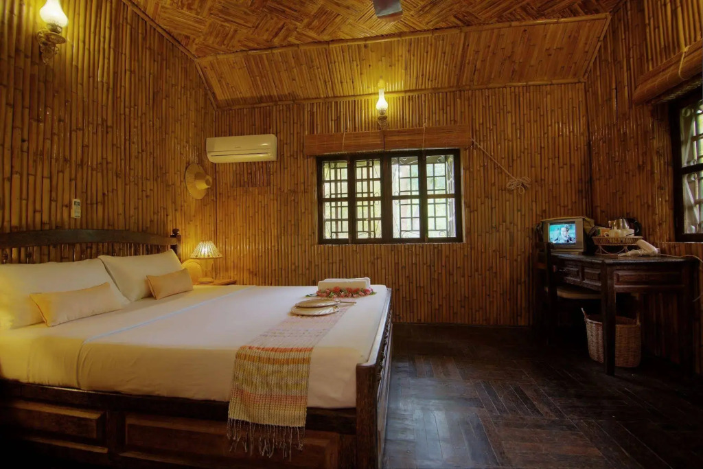 Palm Village Resort & Spa
