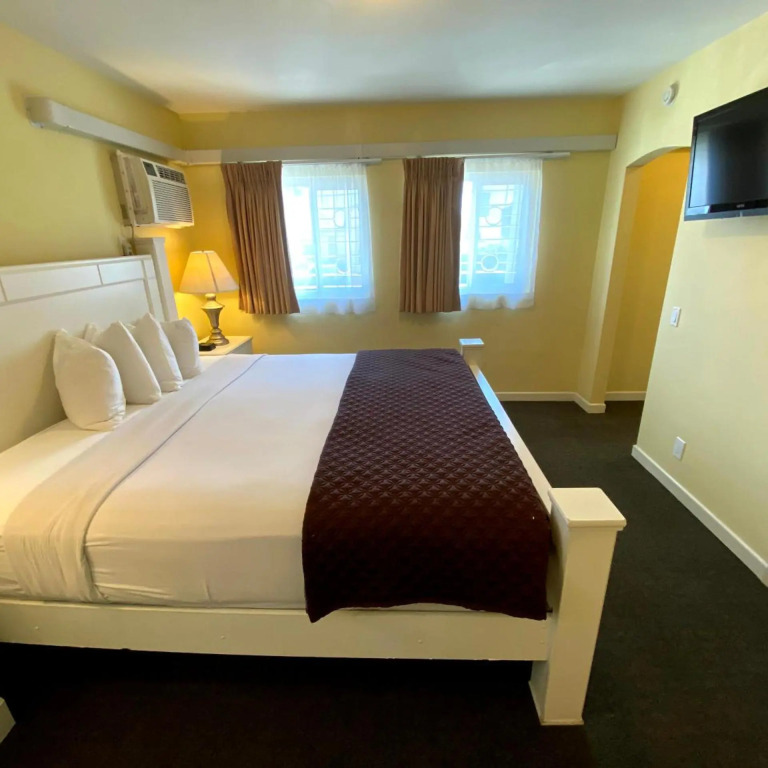 Hollywood Celebrity Hotel