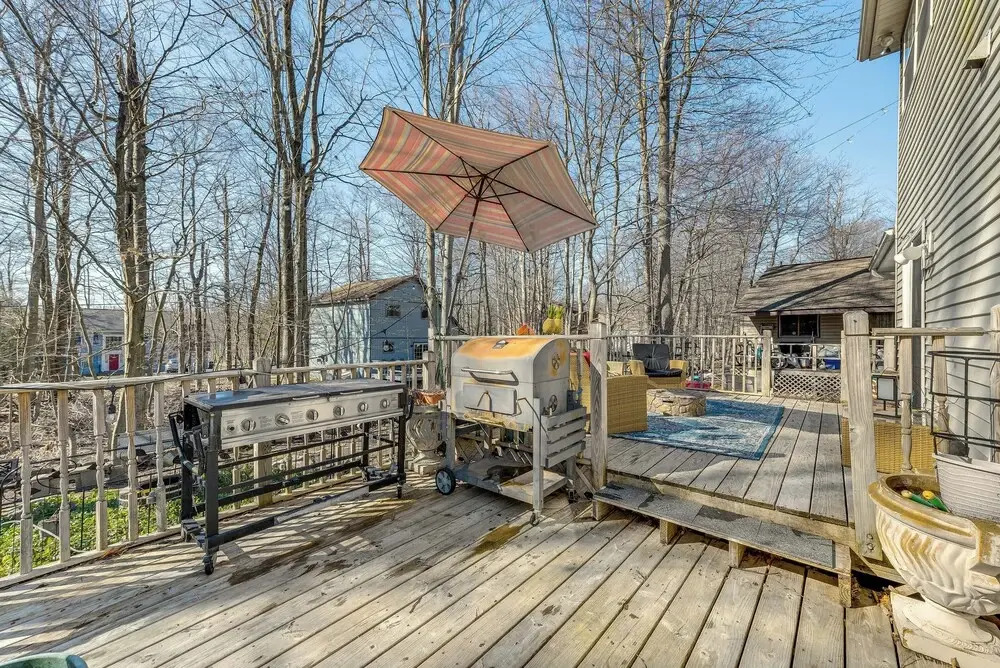 Tobyhanna Home w/ Fire Pit: 1 Mi to Lake Carobeth!