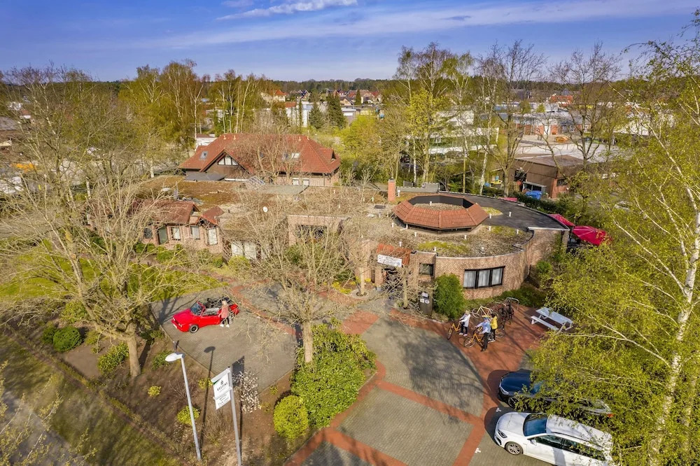 Tiek Apartments