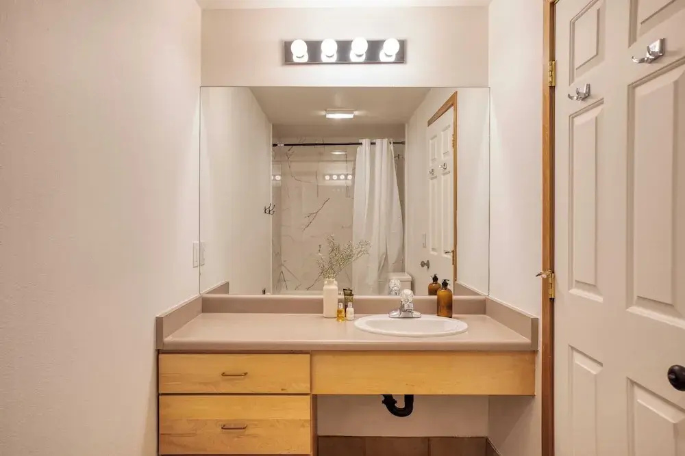 Holly by Avantstay In the Heart of Breckenridge w/ Hot Tub, Game Room & Roof Top Patio Sleeps 24