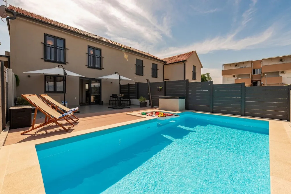 Villa NiA ZadarVillas