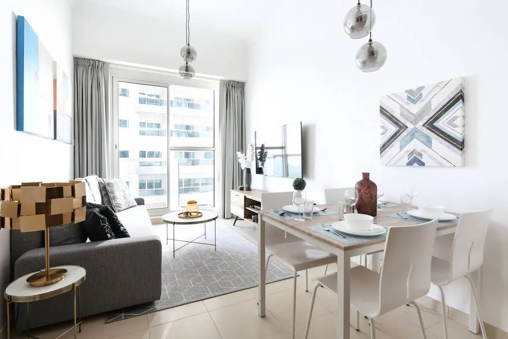 Modern and Stylish 1BR in Business Bay
