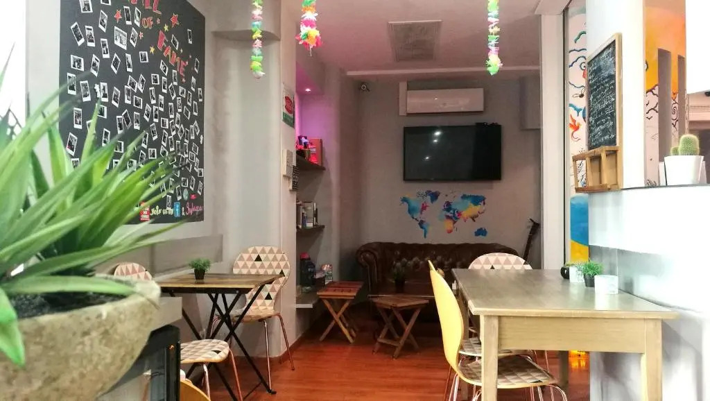 HOSTEL MEYERBEER - Rooms and Apartments