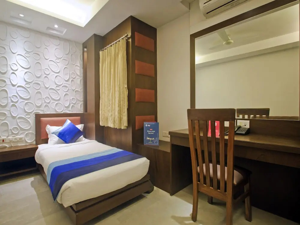 OYO 8433 Hotel