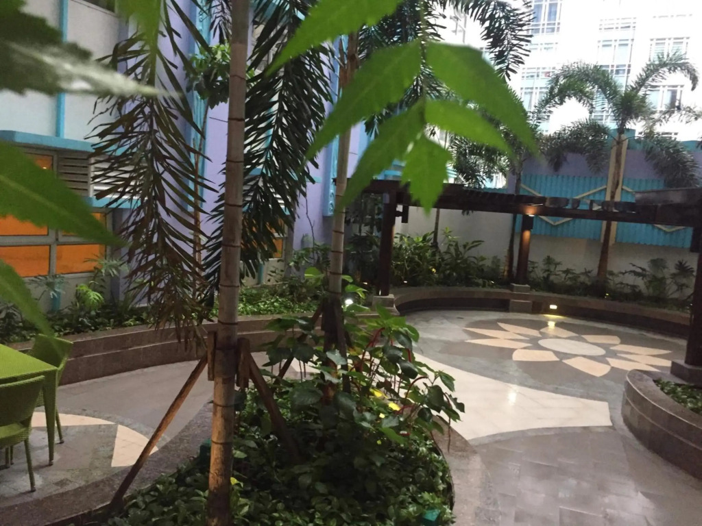 101 Newport Boulevard near NAIA Terminal 3