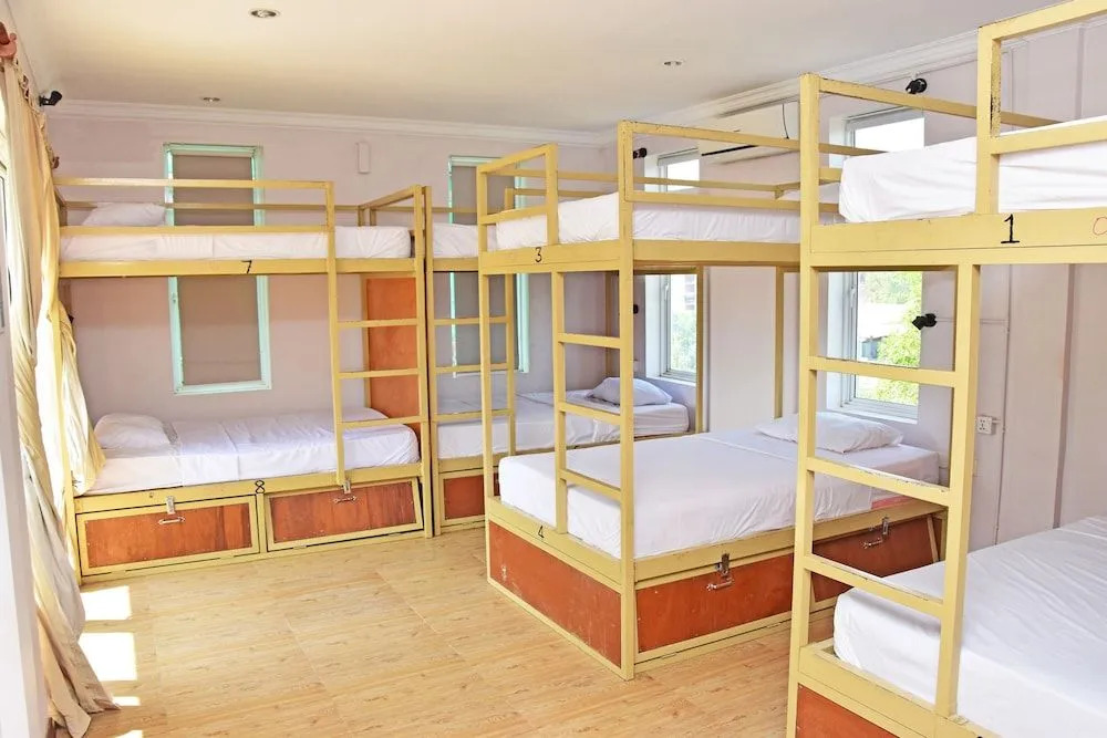 Mad Monkey Hostel Kampot