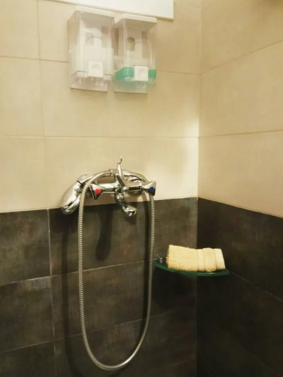 Athens-luxurious-suite 40