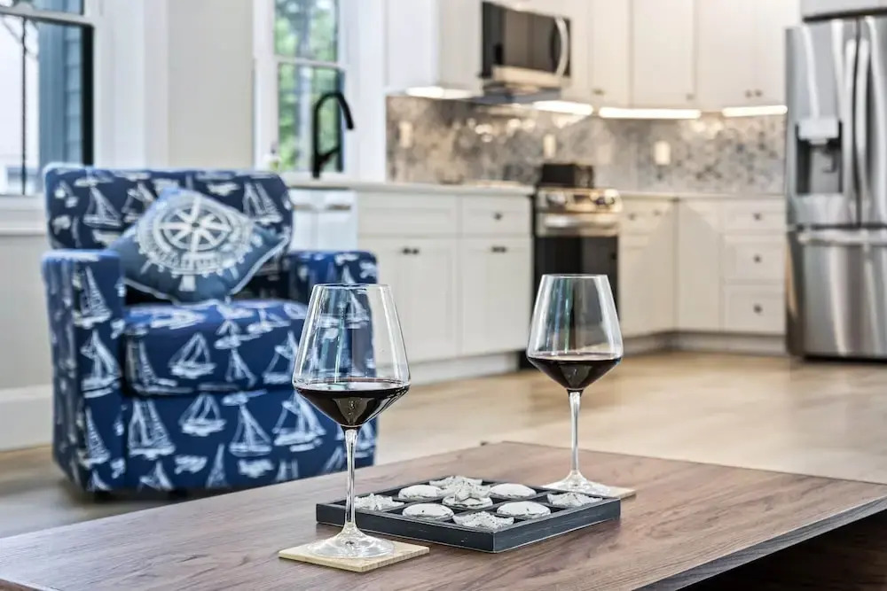 Bourne By The Beach Beautiful Home for 6 Near Shops and the Shore