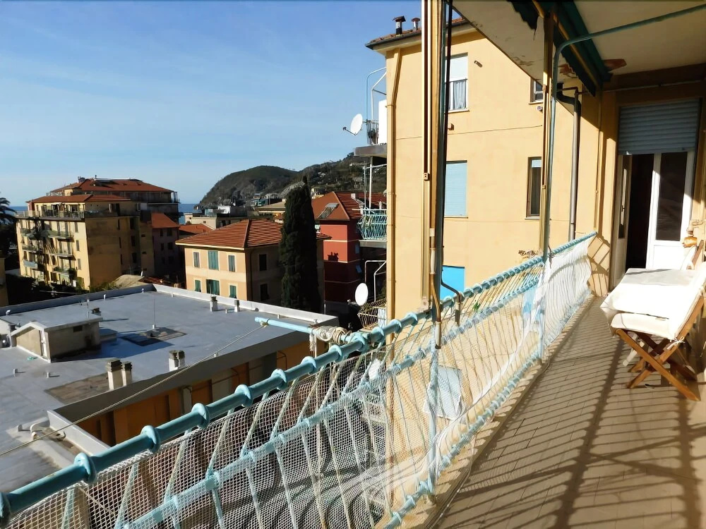 Appartamento Luminoso con Vista Mare