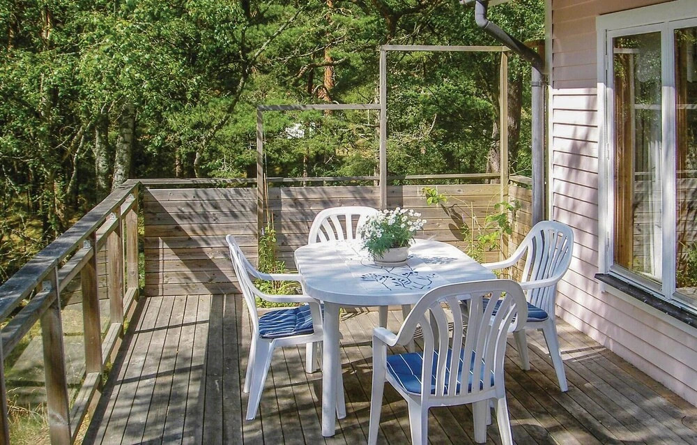 Two-Bedroom Holiday Home In Yngsjo
