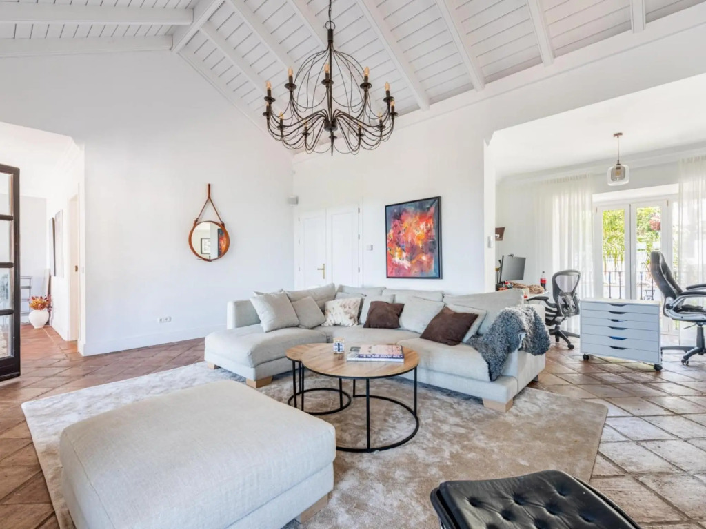 La Heredia townhouse with a magical seaview
