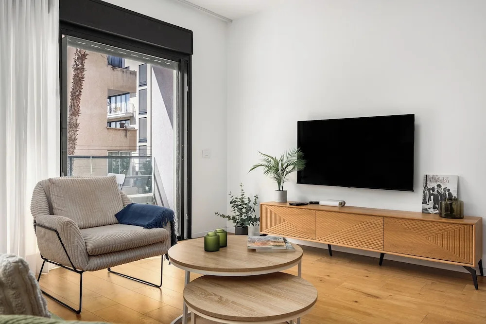 Sunny Chic in TLV Center by Sea N' Rent