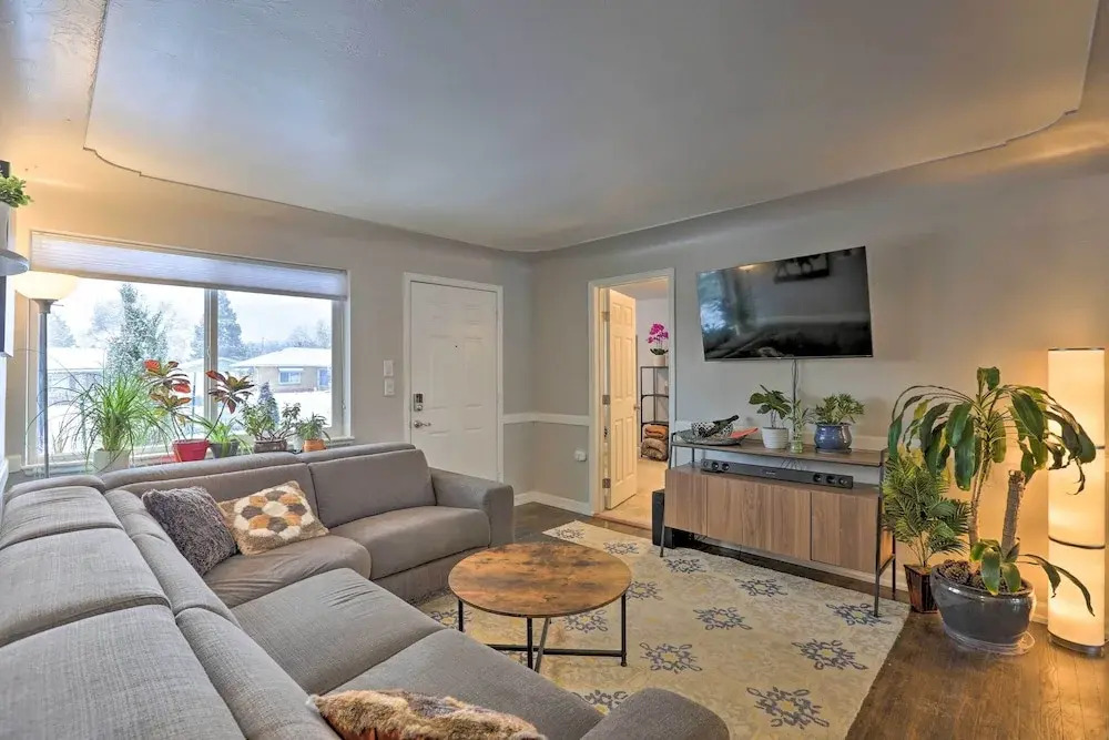 2 Mi to Dtwn: Home w/ Hot Tub in Denver!