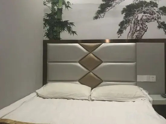 Shanghai Wangyue Hotel (Fangdian Road Subway Station)